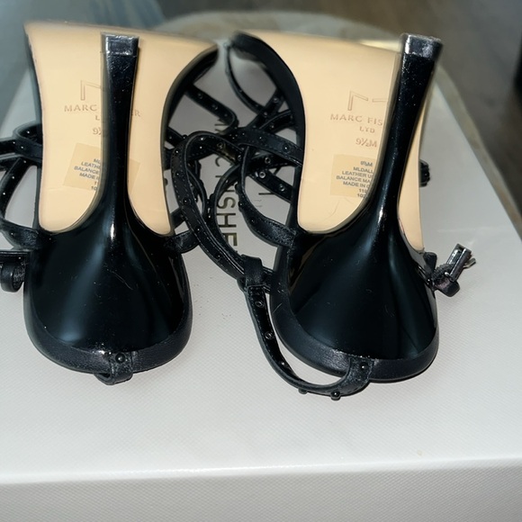 MARC FISHER BLACK STRAP DALLIN  HEEL - Picture 3 of 6